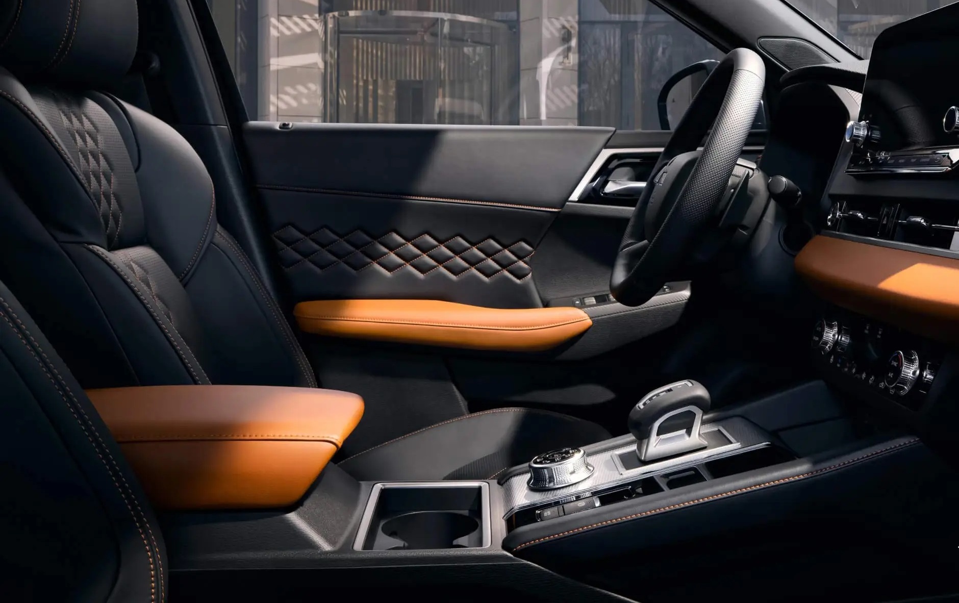 2022 Mitsubishi Outlander Cockpit