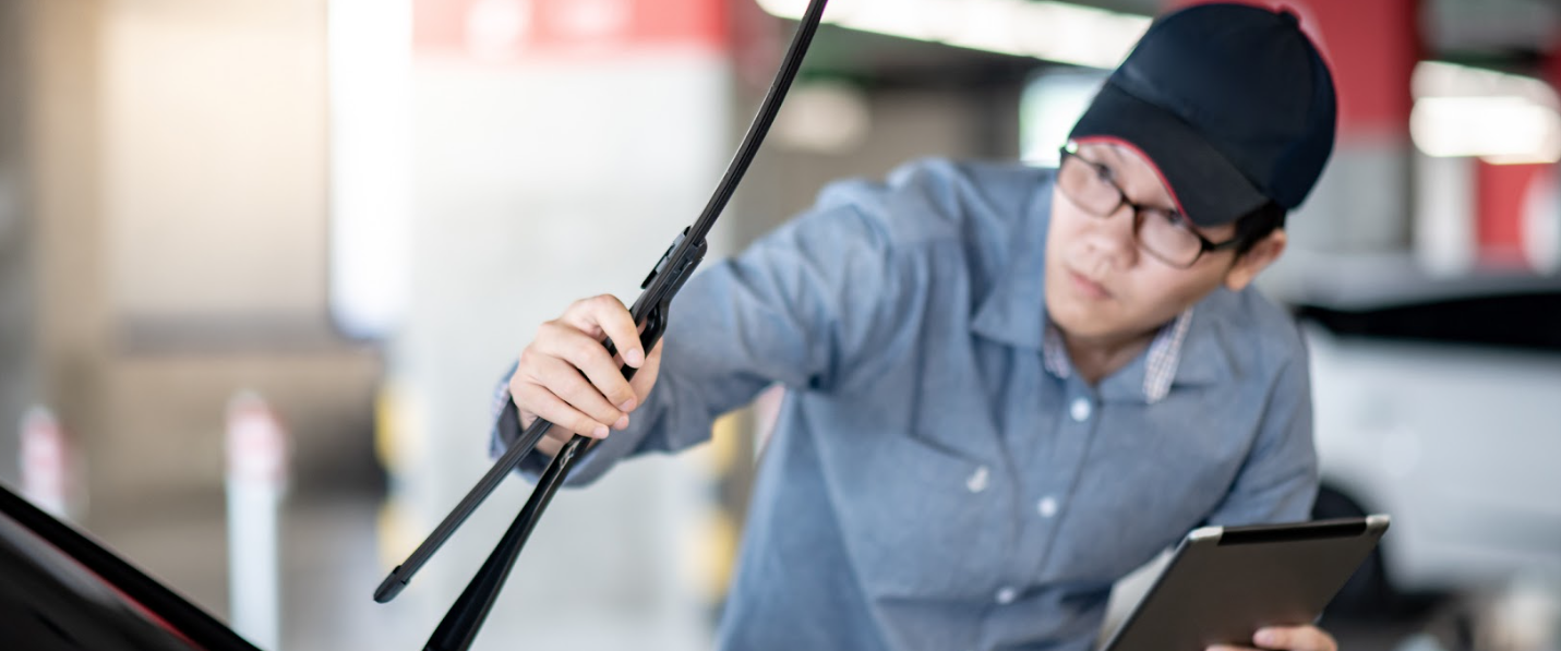 Windshield Wiper Replacement Service near Deerfield, IL