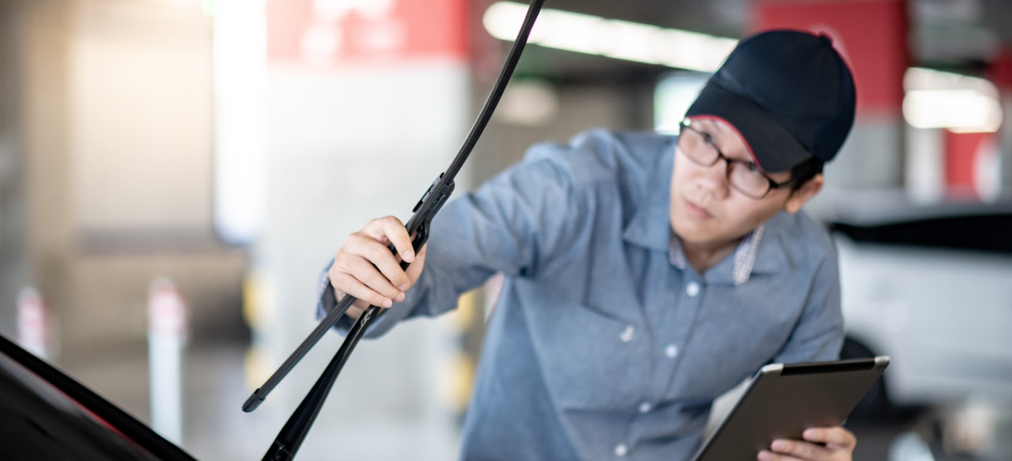 Windshield Wiper Replacement near Floresville, TX