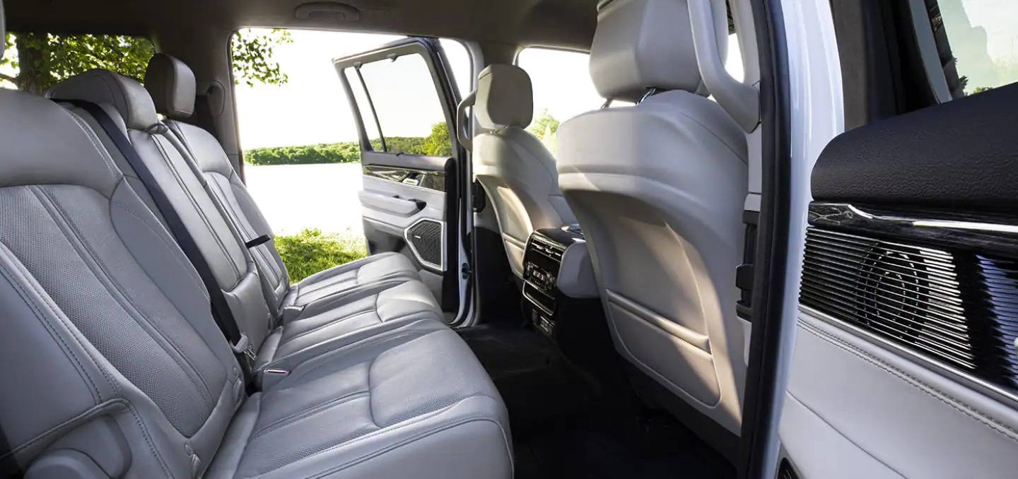 2022 Wagoneer for Sale near Dumont, NJ Chrysler Jeep Dodge of Paramus