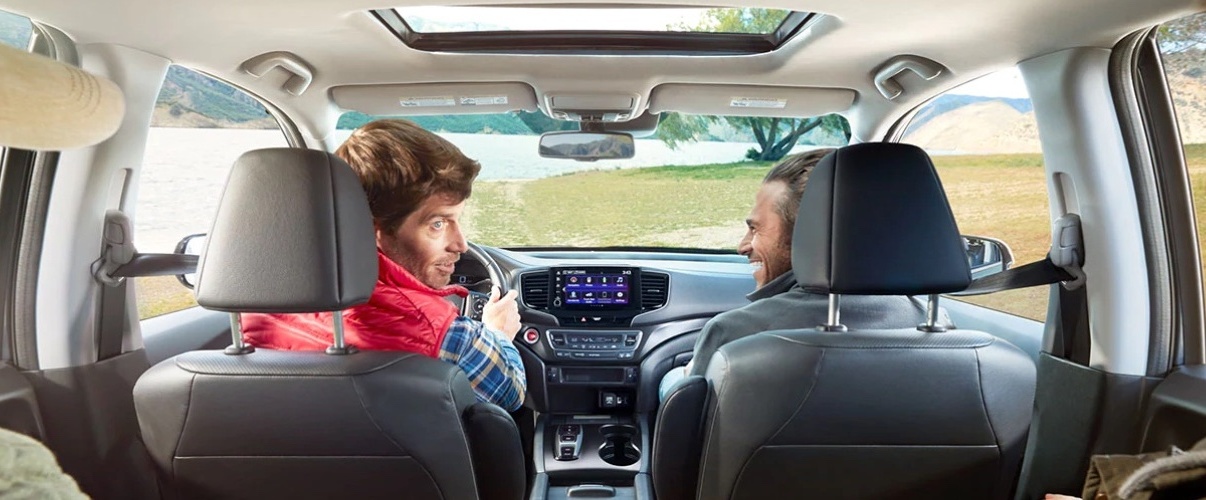 El Ridgeline tiene cómodos asientos para cinco personas.