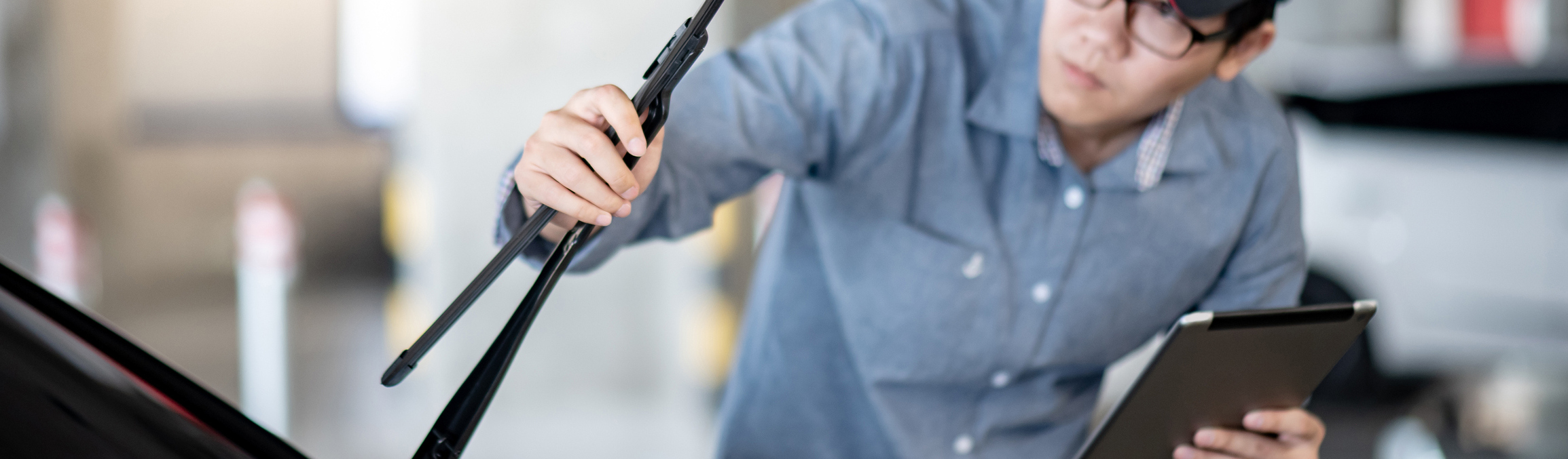 Windshield Wiper Replacement Service near Naperville, IL Kingdom