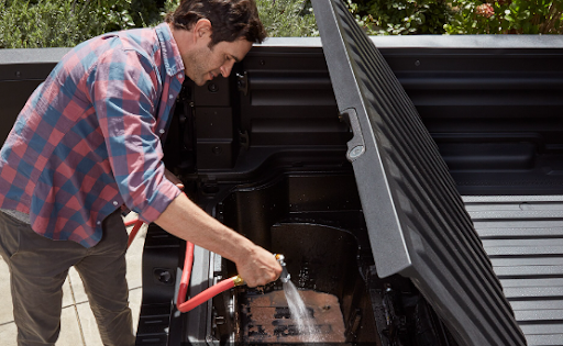 La versatilidad del Ridgeline se expande con su In-Bed Trunk.