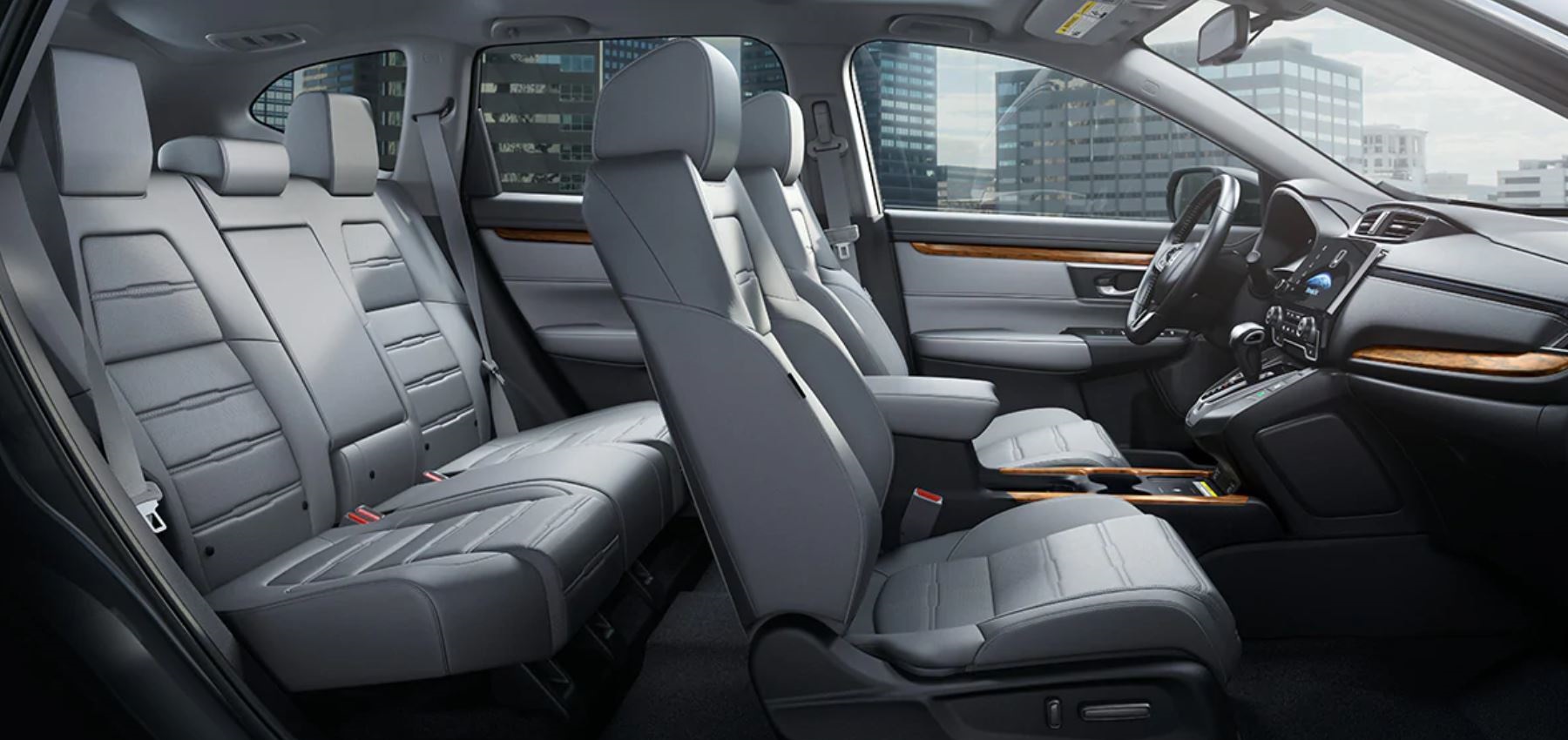 La tapicería de cuero disponible de hace sentir muy a gusto.