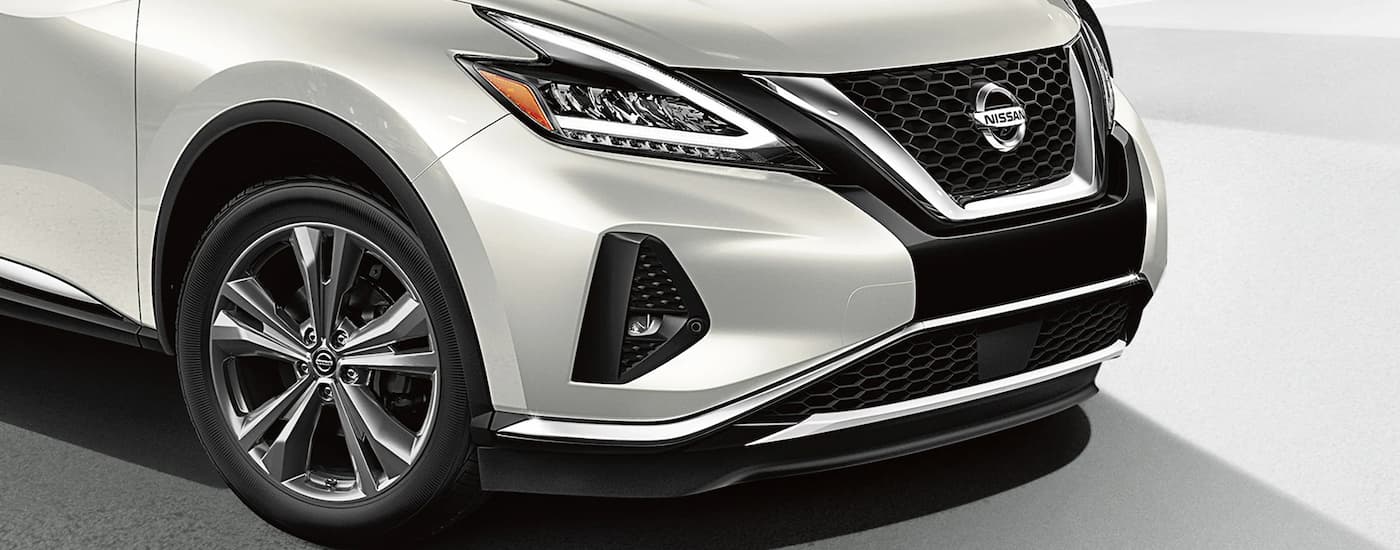 The front half of a white 2022 Nissan Murano is shown on a white background.