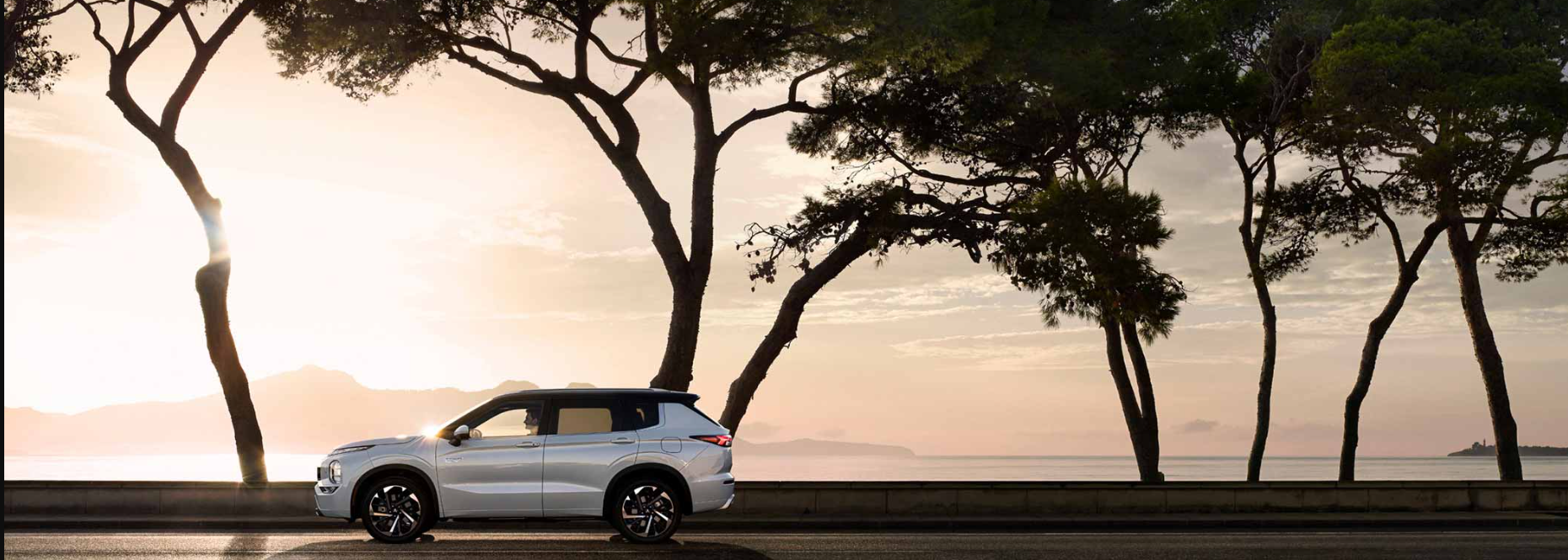 2023 Mitsubishi Outlander PHEV Trim Levels near Worcester, MA