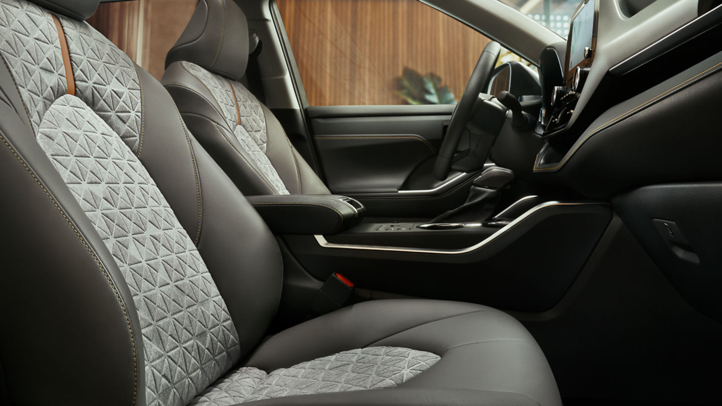 2023 Highlander Seating