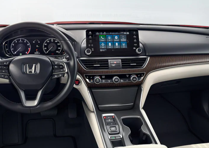 En su cabina encuentras avanzadas características.