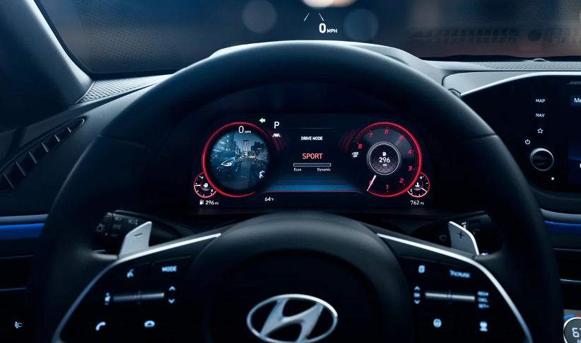 Su panel de instrumentos completamente digital mide 12.3 pulgadas.