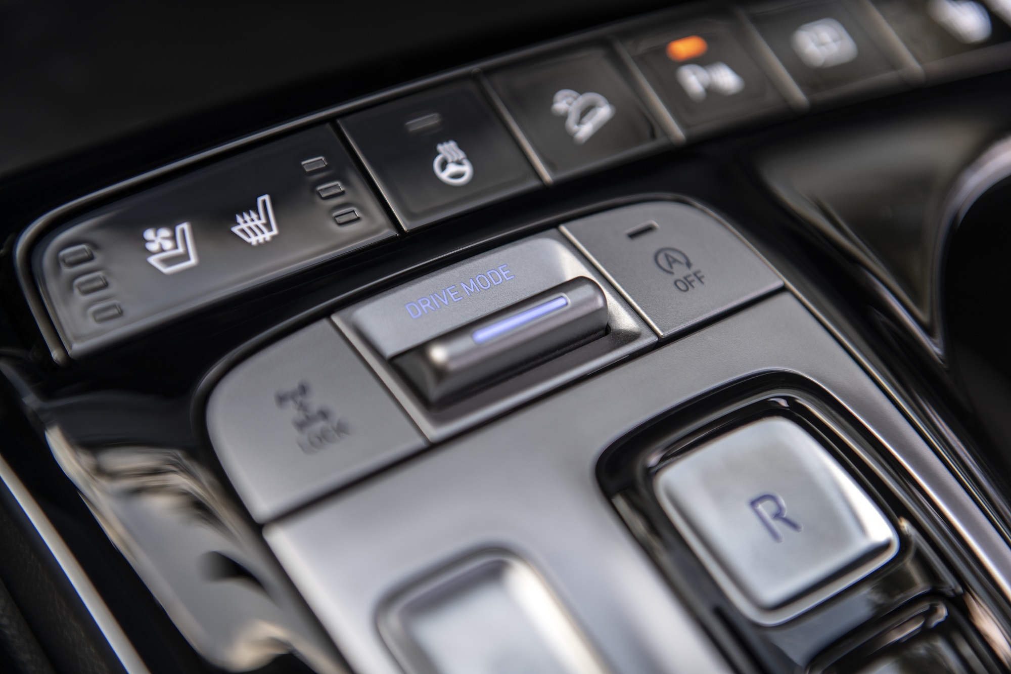 2023 Hyundai TUCSON Driver Controls