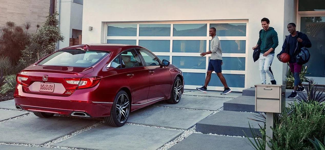 2022 Honda Accord vs 2022 Chevrolet Malibu in Chantilly, VA