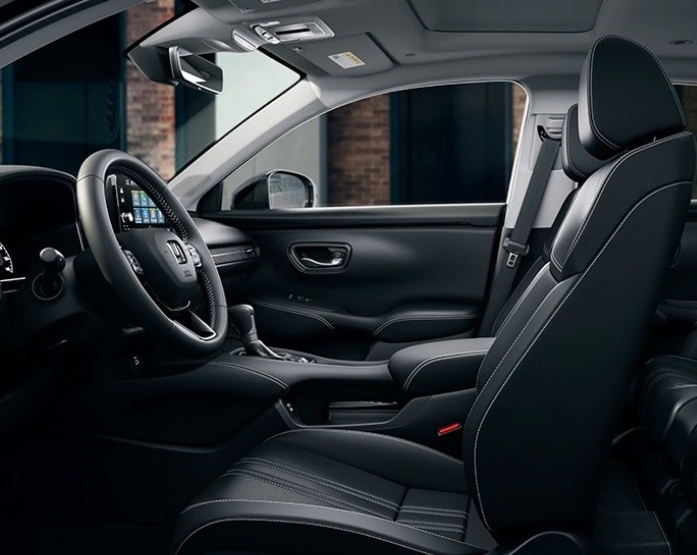 Su espaciosa cabina garantiza que cada uno de sus cinco pasajeros viaje cómodo sean éstos niños o adultos.