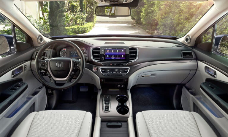 2022 Honda Ridgeline infotainment system and dashboard
