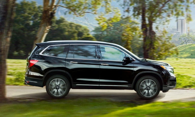 2022 Honda Pilot in a park