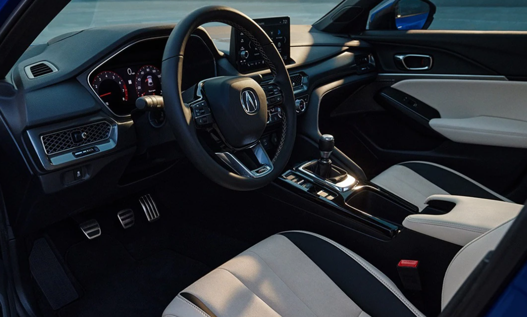 En la cabina encuentras muchas comodidades Premium estándar.