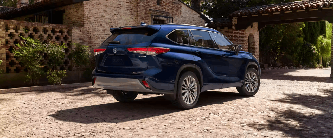 The 2023 Toyota Highlander Hybrid Toyota of Massapequa