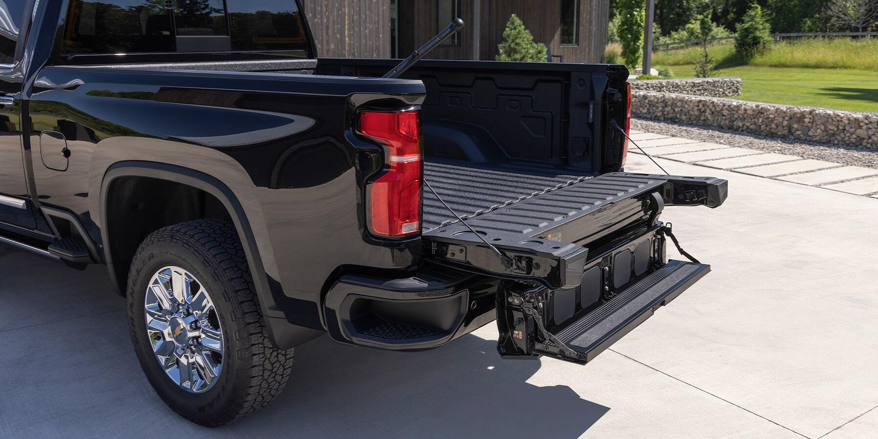 Multi-Flex Tailgate of the 2024 Chevrolet Silverado HD