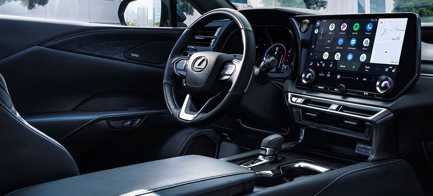 Su sofisticada cabina ofrece confort a todos sus ocupantes.