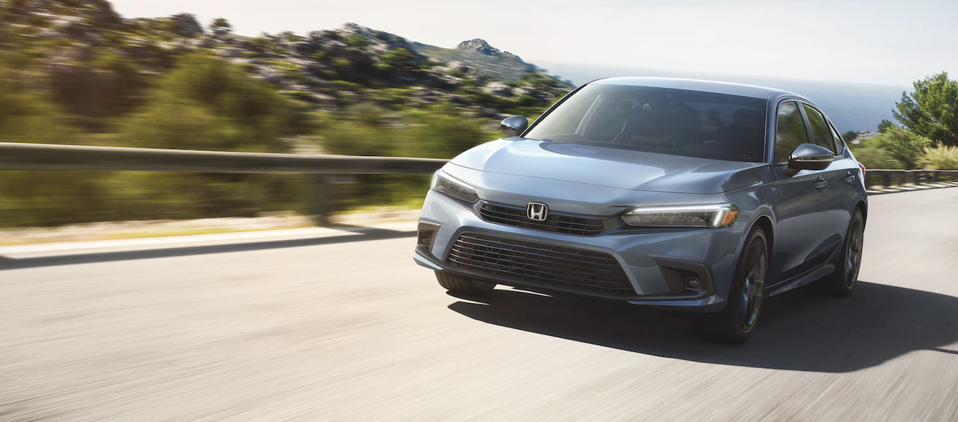 Las luces delanteras LED son estándar en todos los modelos.