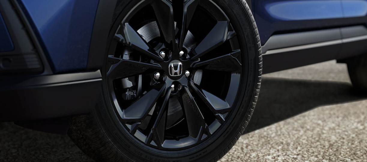 Los CR-V híbridos tienen un exclusivo diseno en sus ruedas con detalles negros brillantes.