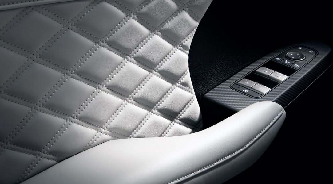 2023 Mitsubishi Outlander White Door Interior