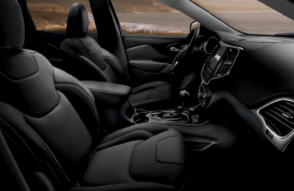 2023 Jeep Cherokee Front Cabin