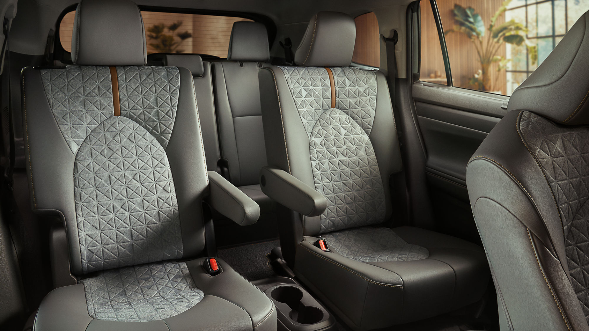 2023 Toyota Highlander Hybrid Rear Seats