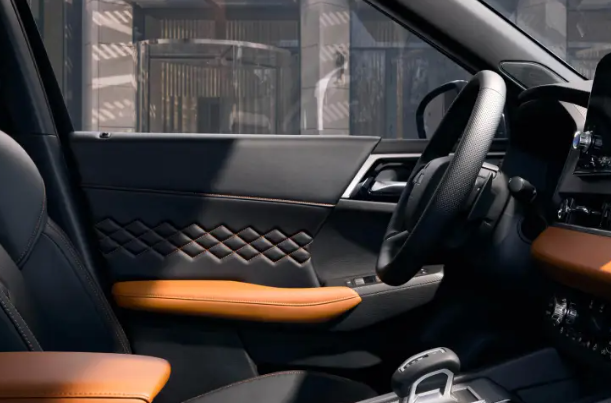 2023 Outlander Interior