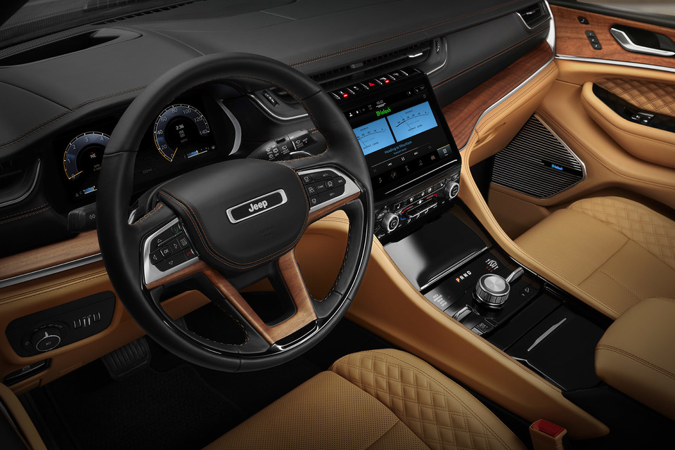 2023 Jeep Grand Cherokee Key Features near Clarenville, NL Lakeview