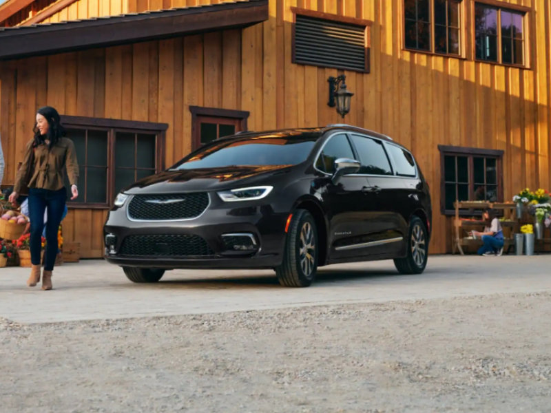 Discover the 2023 Chrysler Pacifica Hybrid near Colorado Springs CO