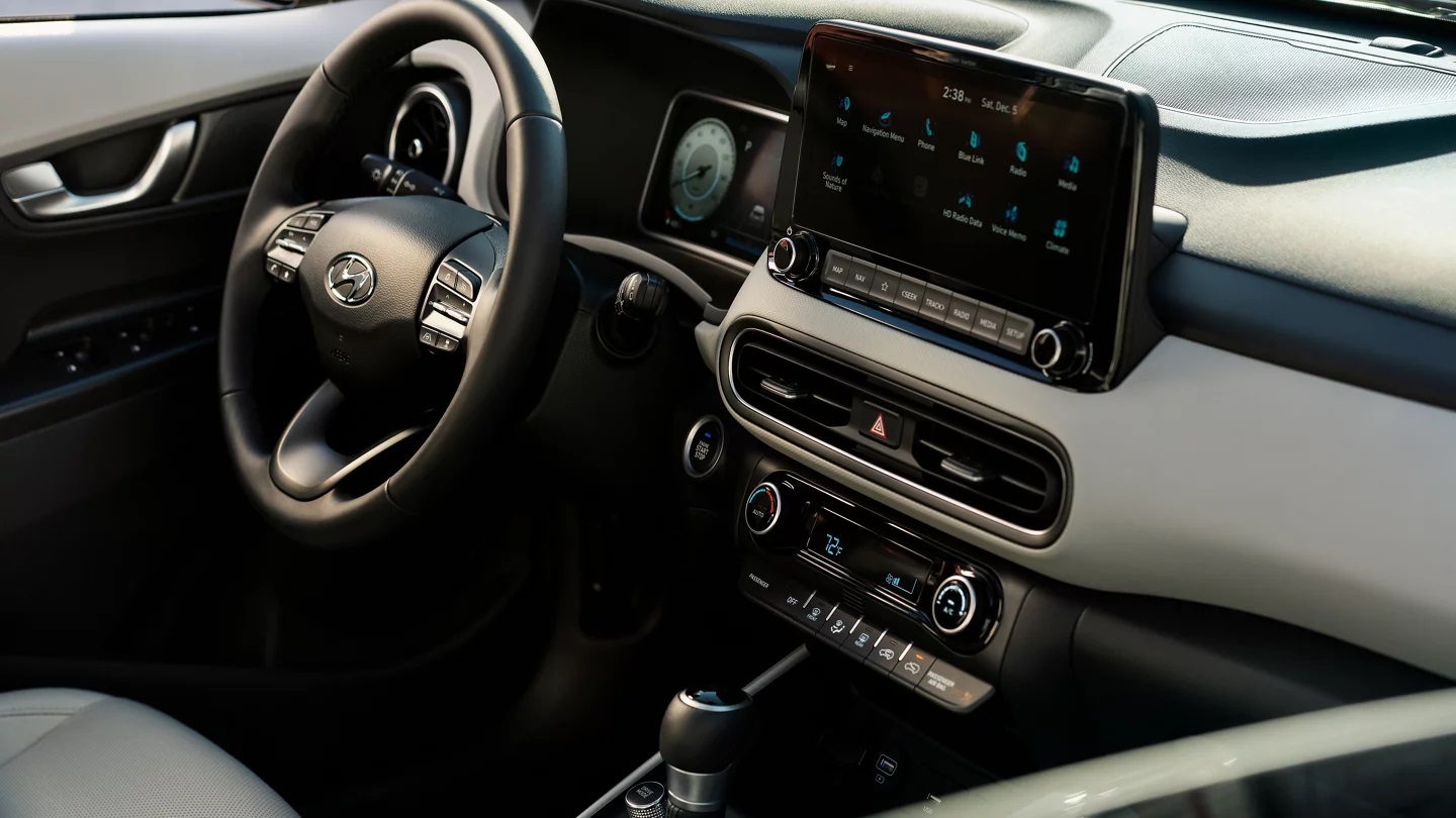2023 Hyundai KONA Cockpit