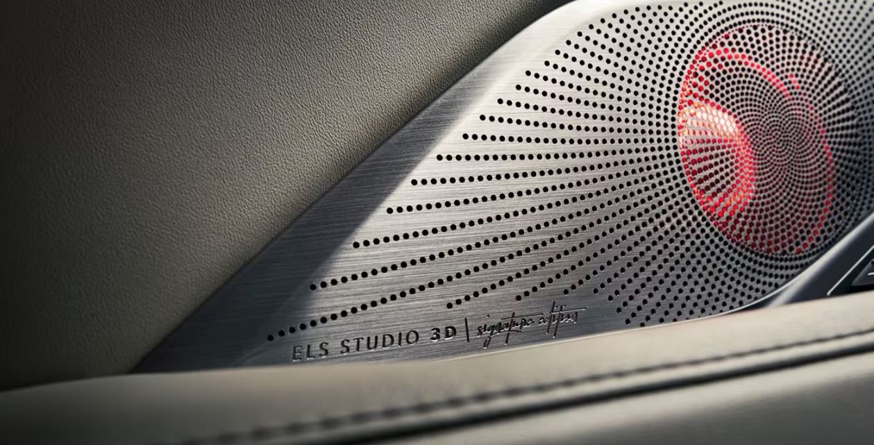 Speakers in the 2023 Acura MDX