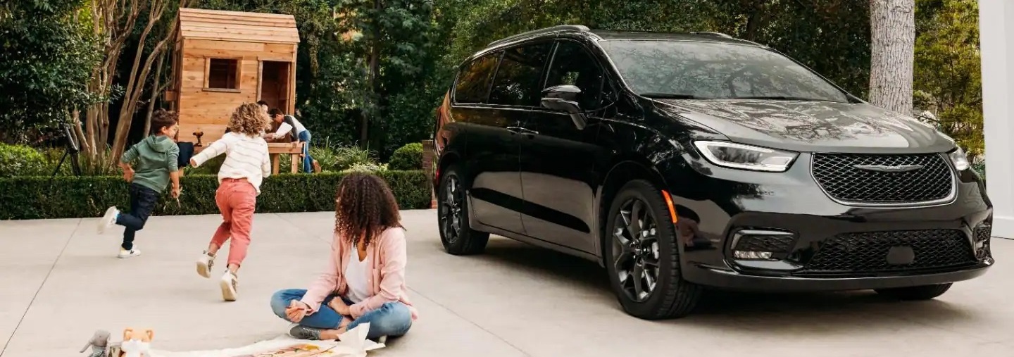 2023 Chrysler Pacifica for Sale near Springfield, IL