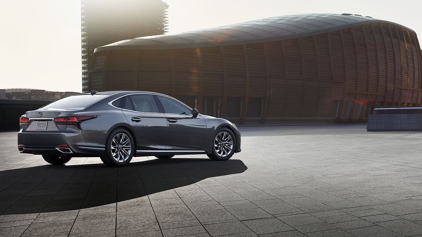 2023 Lexus LS Hybrid
