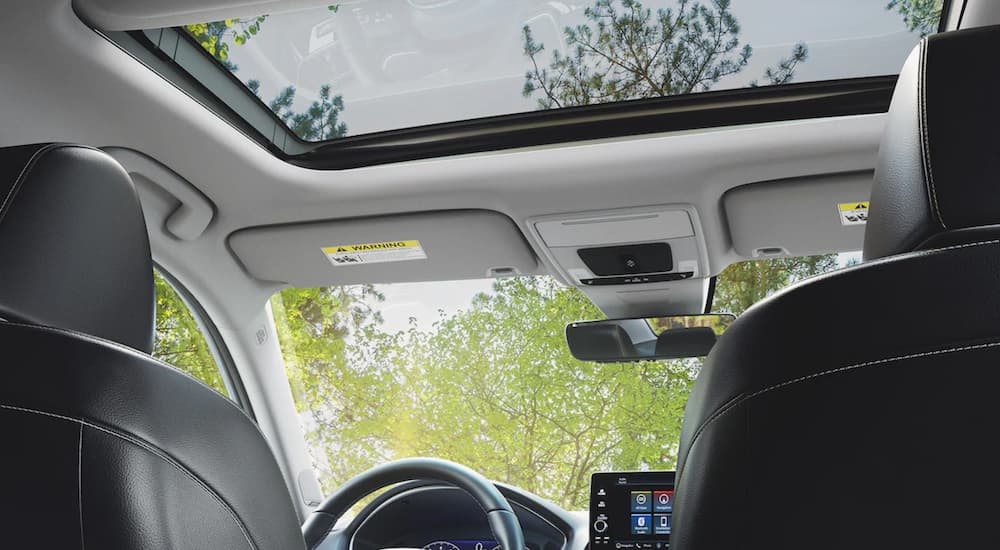 Take a Gaze Out of the 2023 Honda Civic's available Moonroof!