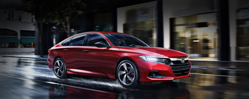 2022 Honda Accord Sport 2.0T Driving on a Wet Road