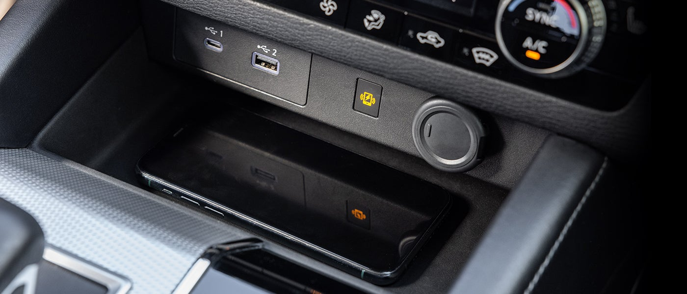 2023 Outlander Wireless Charging