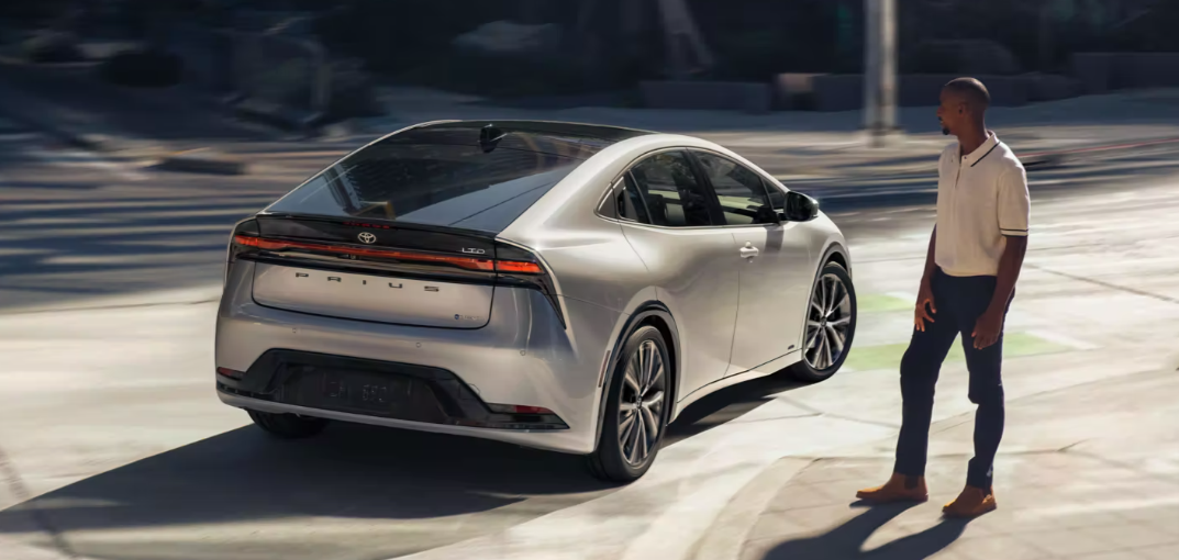 2023 Toyota Hybrid Sedan Model Guide near Matteson, IL