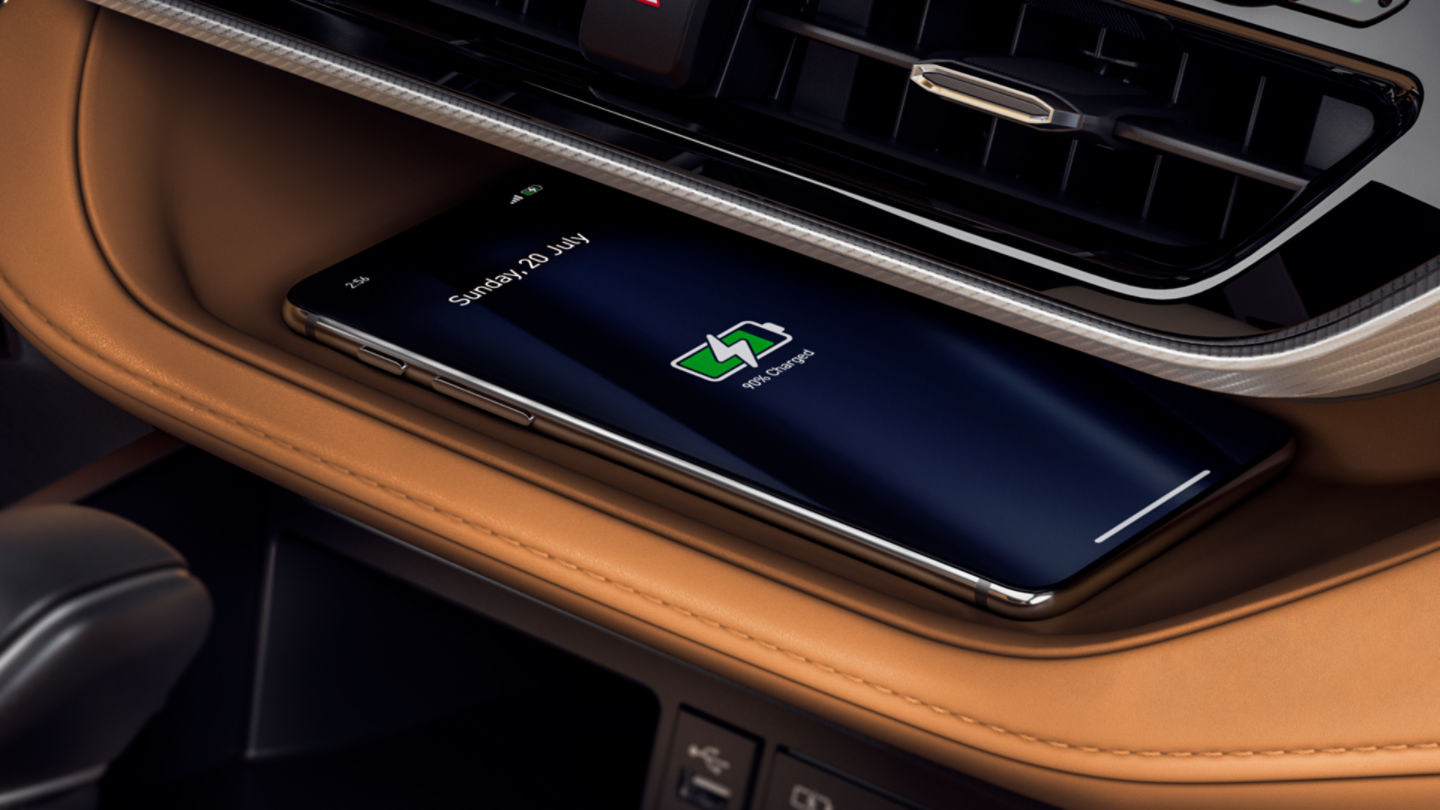 2023 Toyota Highlander Hybrid Charging Pad