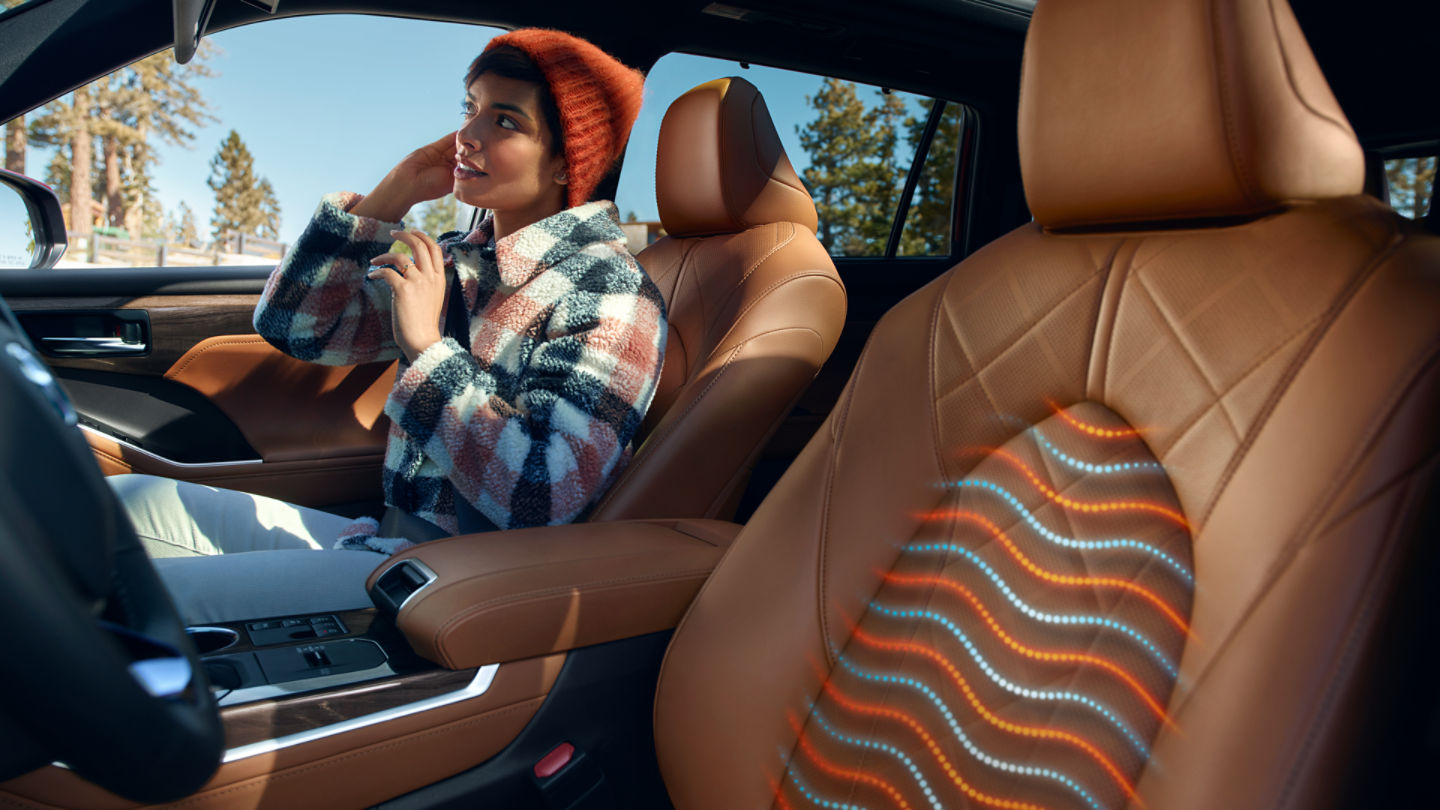 2023 Toyota Highlander Hybrid Heated and Ventilated Front Seats