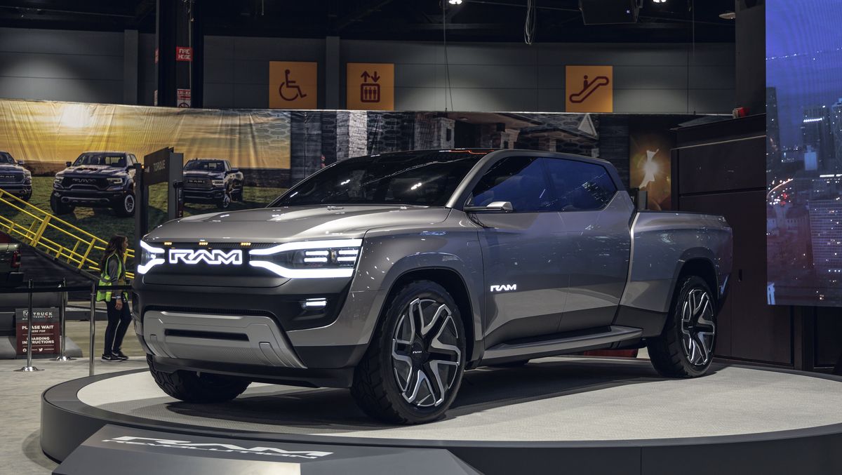 2024 RAM 1500 REV