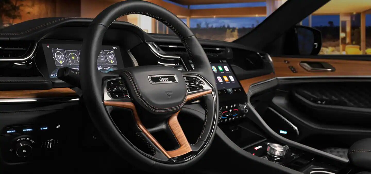 Interior of the 2023 Jeep Grand Cherokee