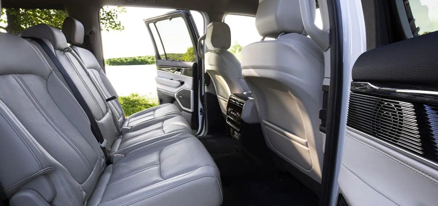 2023 Wagoneer Seats
