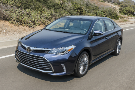 2017 Toyota Avalon blue front and side