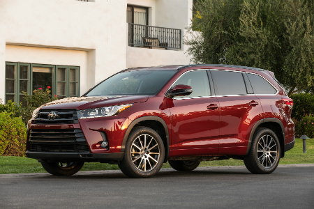 2017 toyota highlander front and side