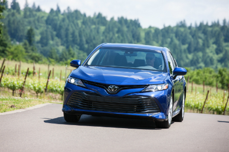 2018 toyota camry blue front