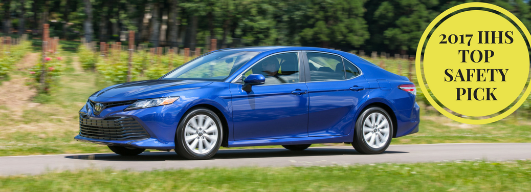 2018 Toyota Camry with badge "2017 IIHS TOP SAFETY PICK"