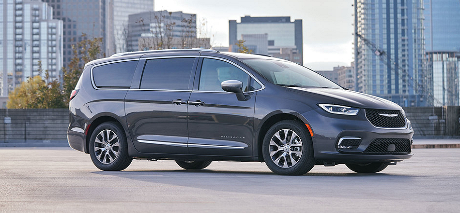 2023 Chrysler Pacifica Plug-In Hybrid Minivan