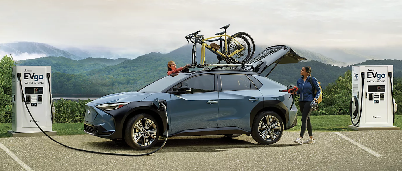 2023 Subaru Solterra vs 2023 Toyota bZ4X in Roslyn, NY East Hills