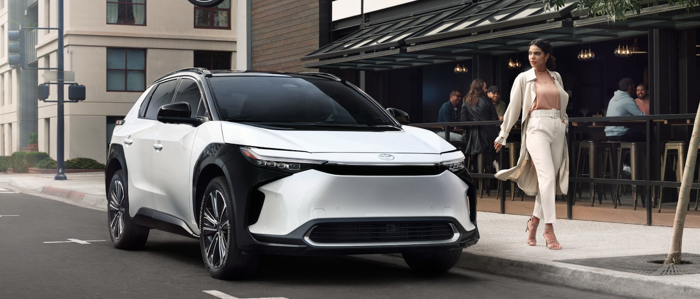 2023 Subaru Solterra vs 2023 Toyota bZ4X in Roslyn, NY East Hills